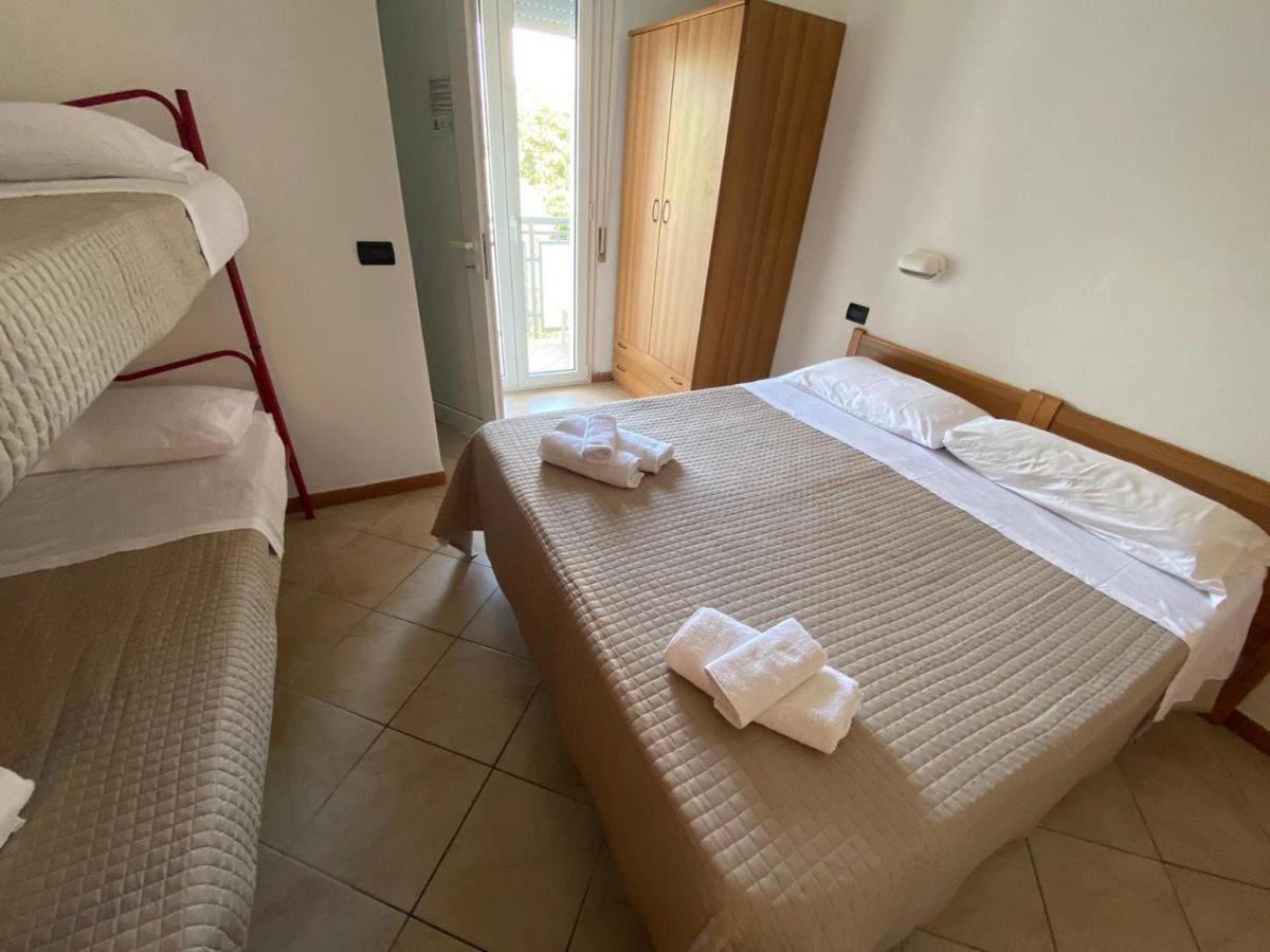 Hotel Dream Ріміні Екстер'єр фото