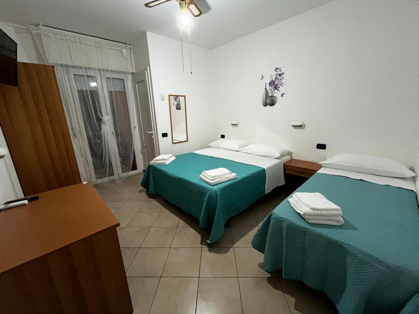 Hotel Dream Ріміні Екстер'єр фото