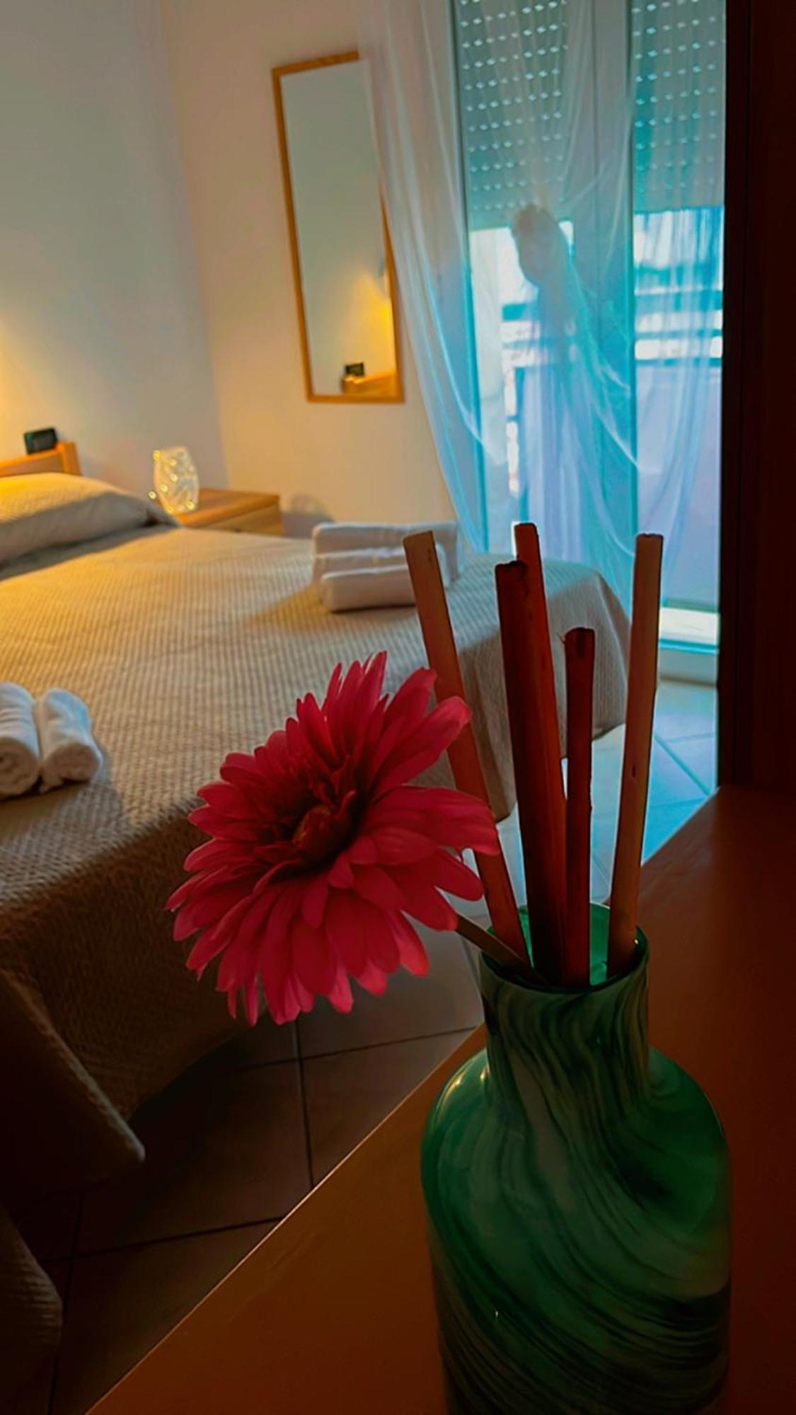 Hotel Dream Ріміні Екстер'єр фото